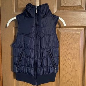 Puffer vest removable hood